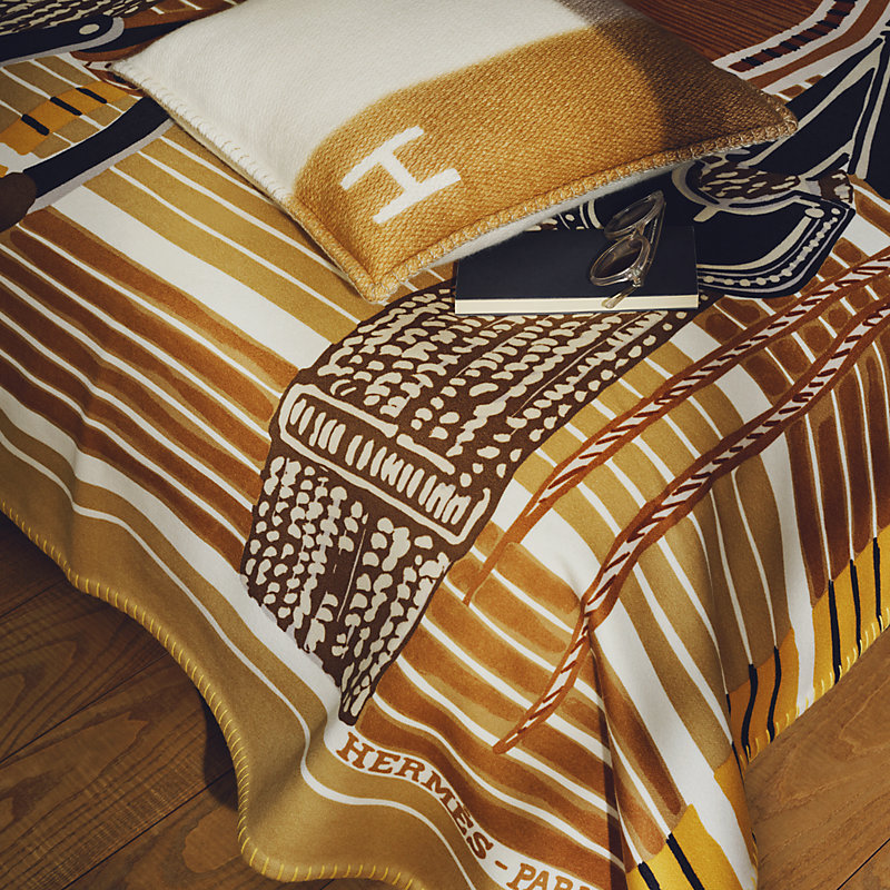 H Pythagore pillow | Hermès Canada